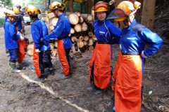 LINE_ALBUM_251008-09津中2年総合_農林業体験_251021_6